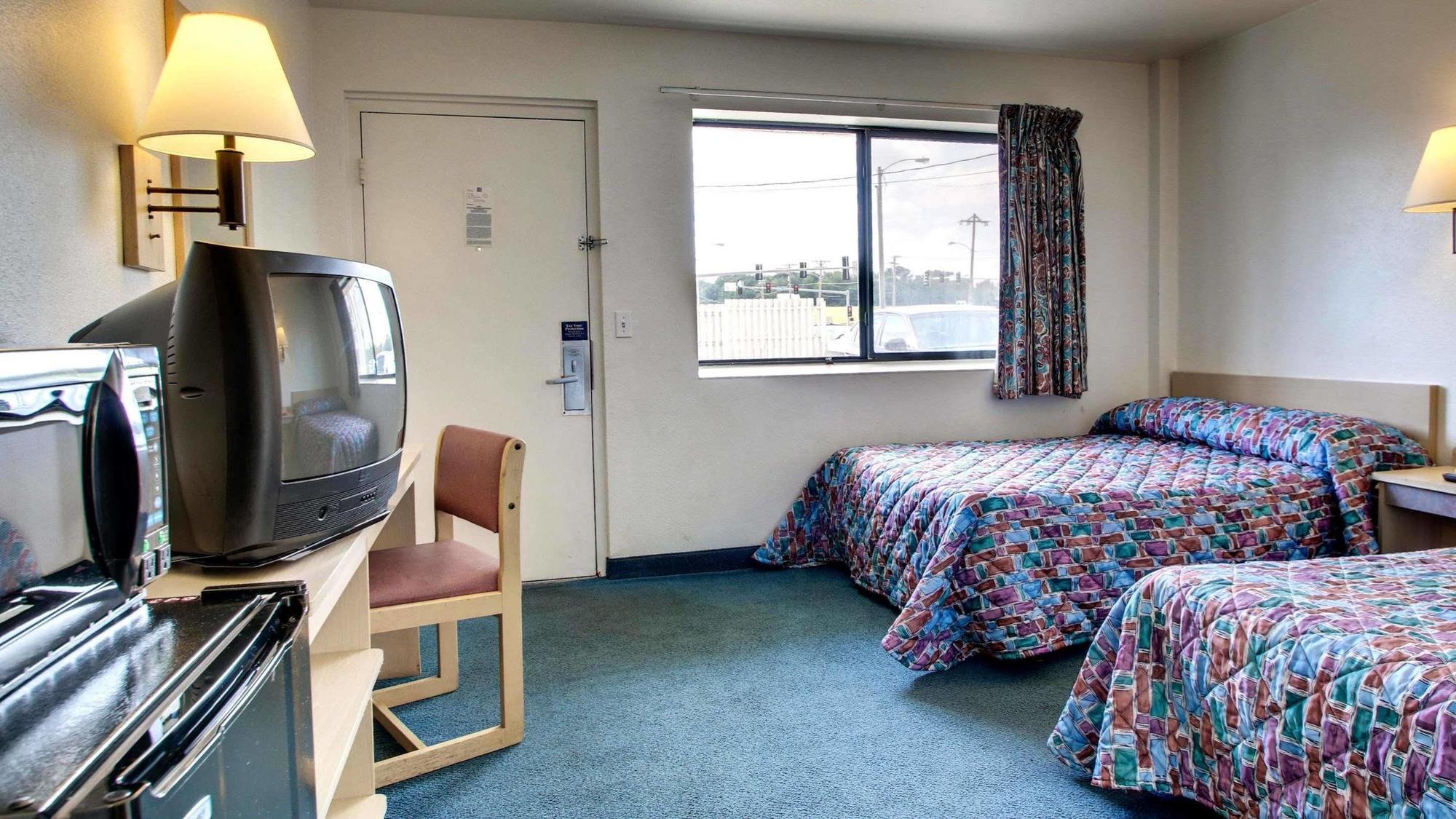 Quality Inn & Suites Des Moines Airport Buitenkant foto